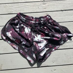 Lululemon Hotty Hot Mesh Trim Shorts 2.5” Size 6